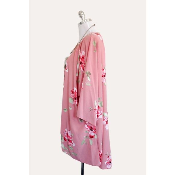 🎉HP🎉 Pink Floral Hi Low Kimono - Picture 4 of 5